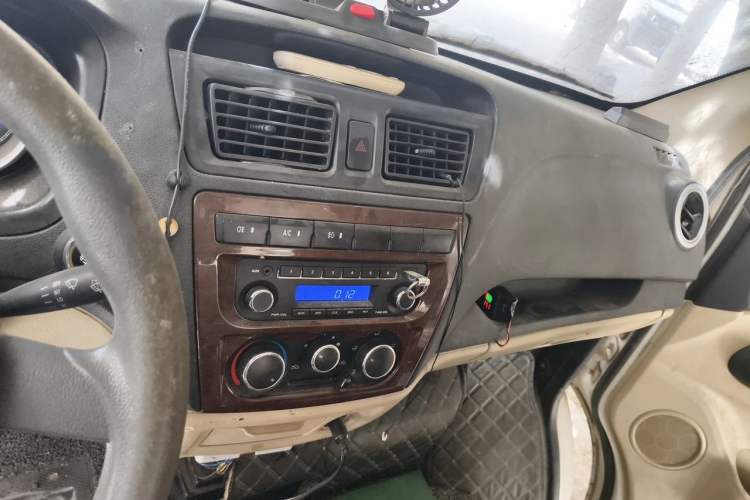 Used CHANGAN KAICHENG Ruixing M80 2014 1.5L Comfort Model 4G15S Audio And AC Panel