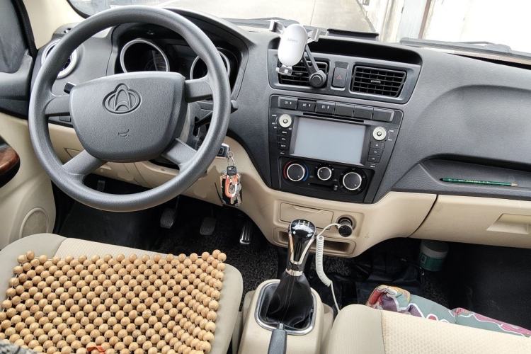 Used CHANGAN KAICHENG Ruixing M80 2014 1.5L Comfort Model 4G15S Center Console
