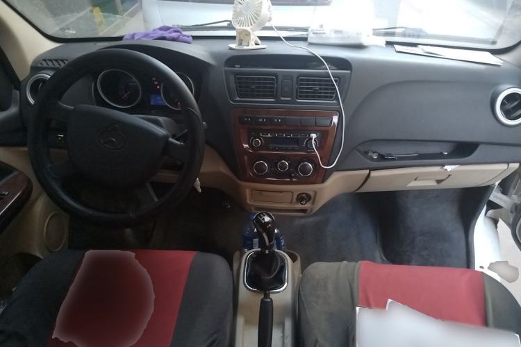 Used CHANGAN KAICHENG Ruixing M80 2014 1.5L CNG Standard Model 4G15S Center Console