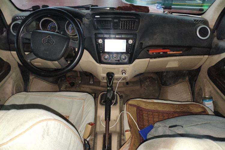 Used CHANGAN KAICHENG Ruixing M80 2014 1.5L Classic Model 4G15S Center Console