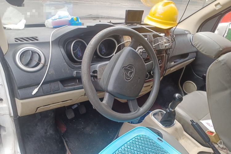Used CHANGAN KAICHENG Ruixing M80 2014 1.5L Base Version (2 Seats) 4G15S Center Console