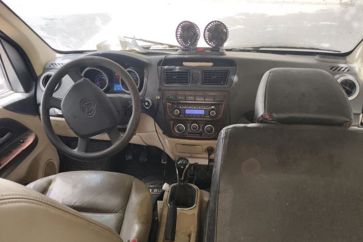 Used CHANGAN KAICHENG Ruixing M80 2014 1.5L Comfort Model 4G15S Center Console