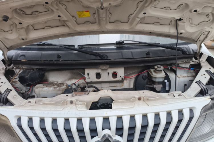Used CHANGAN KAICHENG Ruixing M80 2014 1.5L Comfort Model 4G15S Engine Bay