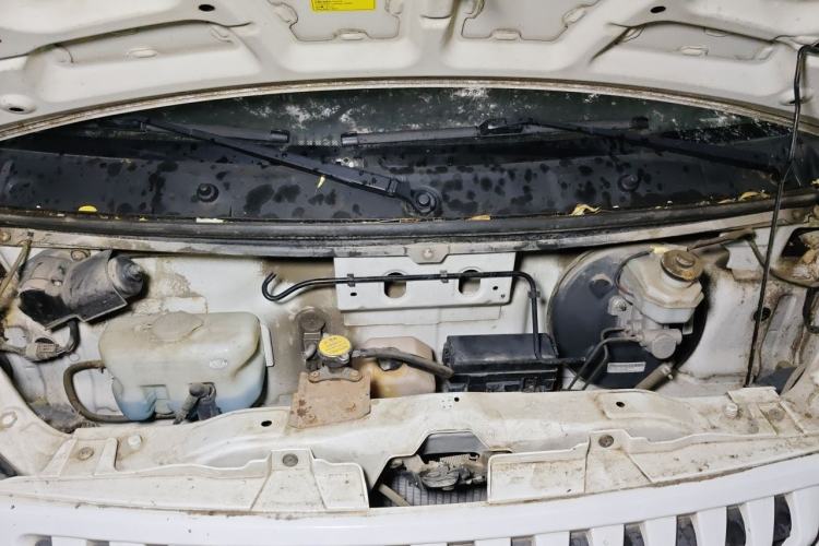 Used CHANGAN KAICHENG Ruixing M80 2014 1.5L Comfort Model 4G15S Engine Bay