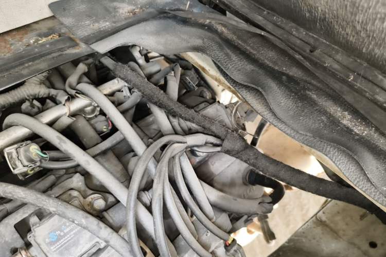 Used CHANGAN KAICHENG Ruixing M80 2014 1.5L Comfort Model 4G15S Engine Bay Left