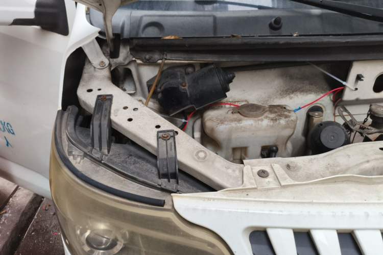 Used CHANGAN KAICHENG Ruixing M80 2014 1.5L Comfort Model 4G15S Engine Bay Right