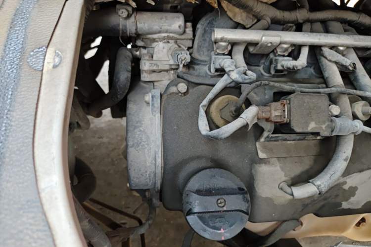 Used CHANGAN KAICHENG Ruixing M80 2014 1.5L Standard Version 4G15S Engine Bay Right