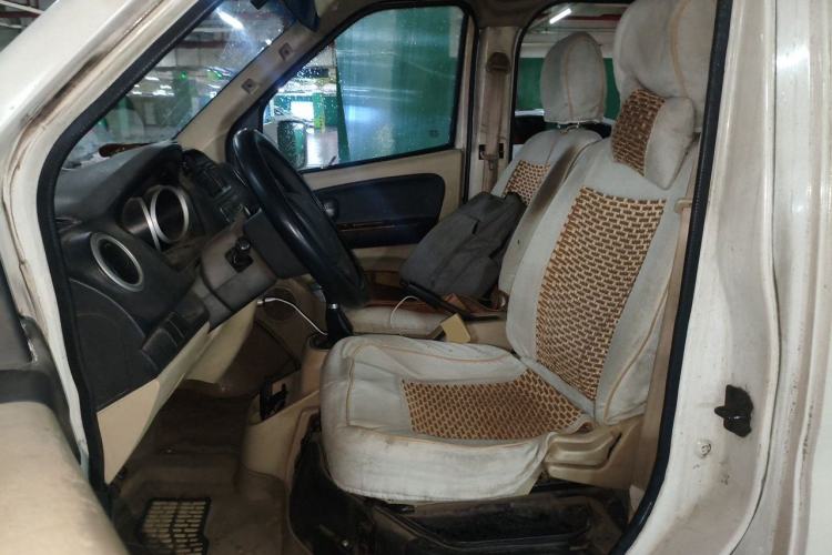 Used CHANGAN KAICHENG Ruixing M80 2014 1.5L Classic Model 4G15S Left Front Seat