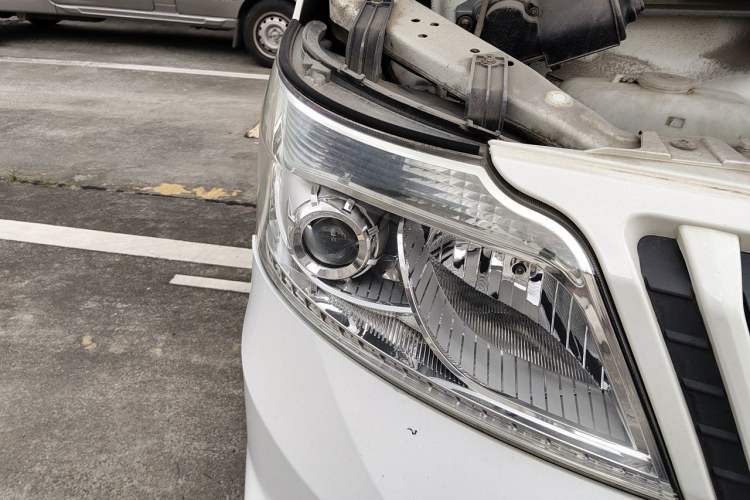 Used CHANGAN KAICHENG Ruixing M80 2014 1.5L Comfort Model 4G15S Right Front Headlight