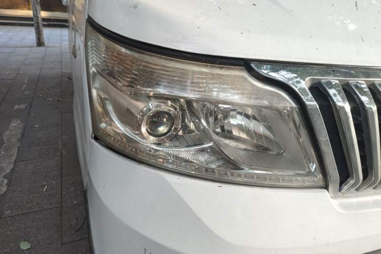 Used CHANGAN KAICHENG Ruixing M80 2014 1.5L Standard Version 4G15S Right Front Headlight