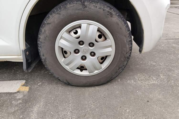 Used CHANGAN KAICHENG Ruixing M80 2014 1.5L Comfort Model 4G15S Right Front Wheel Hub