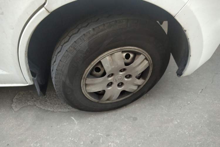 Used CHANGAN KAICHENG Ruixing M80 2014 1.5L CNG Standard Model 4G15S Right Front Wheel Hub
