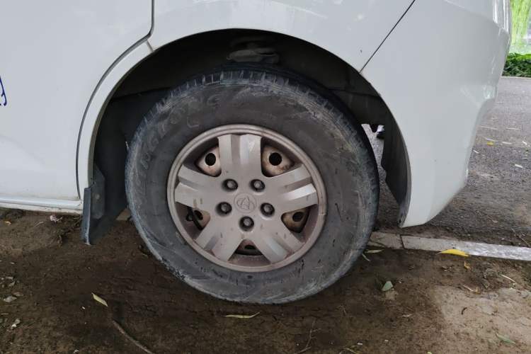 Used CHANGAN KAICHENG Ruixing M80 2014 1.5L Comfort Model 4G15S Right Front Wheel Hub