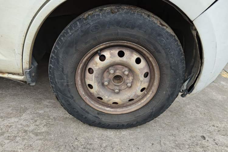 Used CHANGAN KAICHENG Ruixing M80 2014 1.5L Standard Version 4G15S Right Front Wheel Hub
