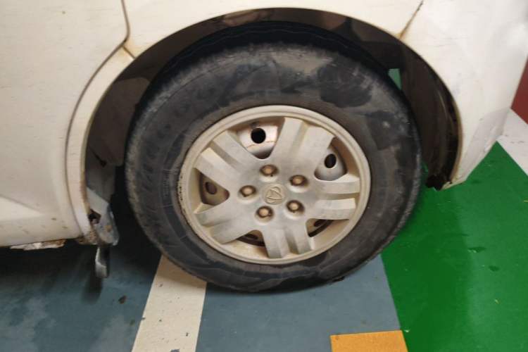 Used CHANGAN KAICHENG Ruixing M80 2014 1.5L Classic Model 4G15S Right Front Wheel Hub