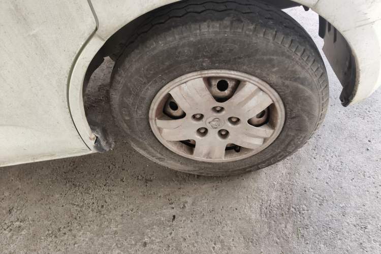 Used CHANGAN KAICHENG Ruixing M80 2014 1.5L Comfort Model 4G15S Right Front Wheel Hub