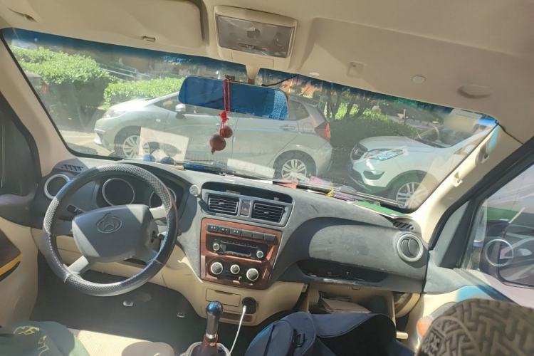 Used CHANGAN KAICHENG Ruixing M80 2018 1.5L Facelift Basic Model CNG Van Flat Roof Back-Hinged Doors 4G15S Center Console