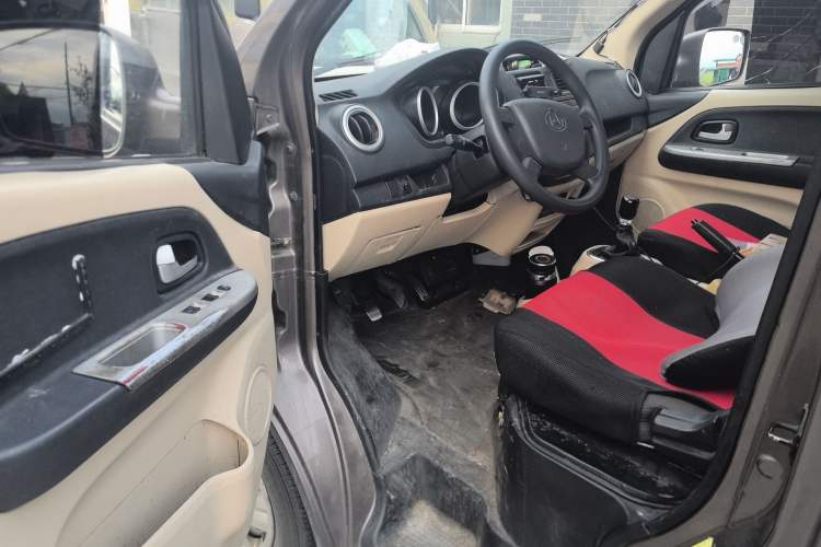 Used CHANGAN KAICHENG Ruixing M80 2018 1.5L Comfort Version Flat-Top Liftback 4G15S Driver Seat