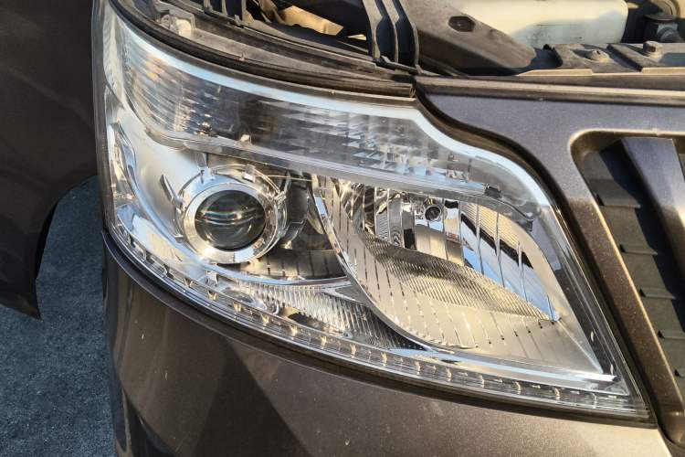 Used CHANGAN KAICHENG Ruixing M80 2018 1.5L Base Model Van Semi-Blind Window Flat Roof Rear-Hinged Doors 4G15S Exterior 6