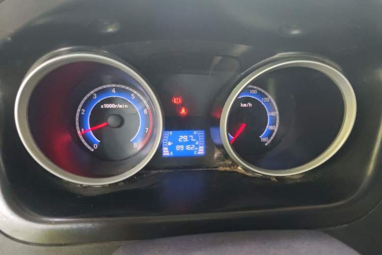 Used CHANGAN KAICHENG Ruixing M80 2018 1.5L Comfort Version Flat-Top Liftback 4G15S Instrument Cluster