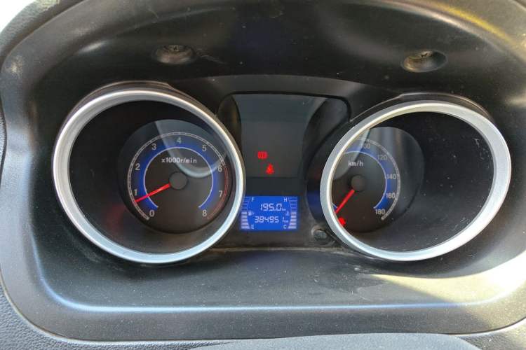 Used CHANGAN KAICHENG Ruixing M80 2018 1.5L Comfort Van Flat Roof Back-Hinged Doors 4G15S Instrument Cluster