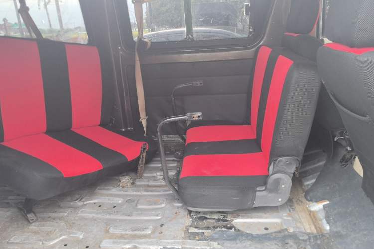 Used CHANGAN KAICHENG Ruixing M80 2018 1.5L Comfort Version Flat-Top Liftback 4G15S Left Rear Seat