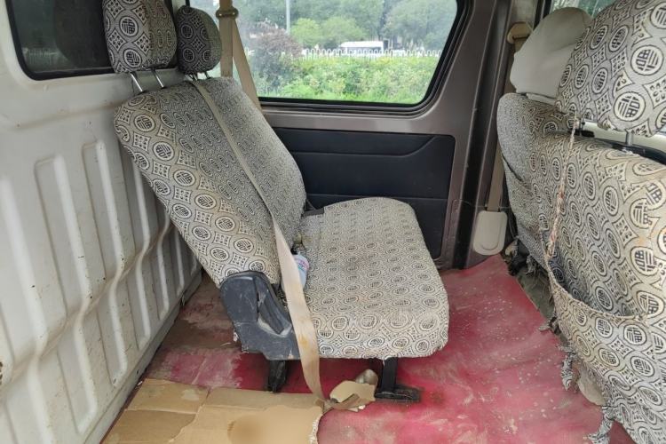 Used CHANGAN KAICHENG Ruixing M80 2018 1.5L Base Model Van Semi-Blind Window Flat Roof Rear-Hinged Doors 4G15S Left Rear Seat