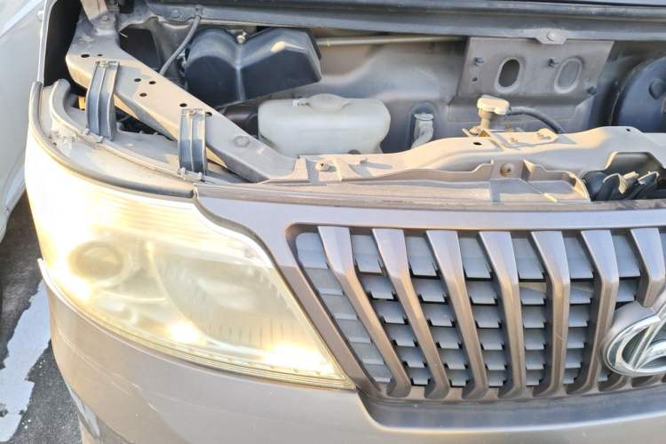Used CHANGAN KAICHENG Ruixing M80 2018 1.5L Base Van Flat Roof Back-Hinged Doors 4G15S Right Front Headlight