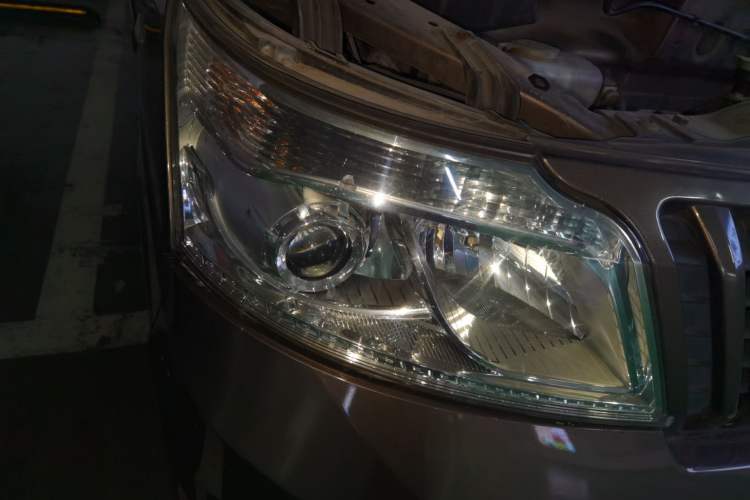 Used CHANGAN KAICHENG Ruixing M80 2018 1.5L Base Model Van Semi-Blind Window Flat Roof Rear-Hinged Doors 4G15S Right Front Headlight
