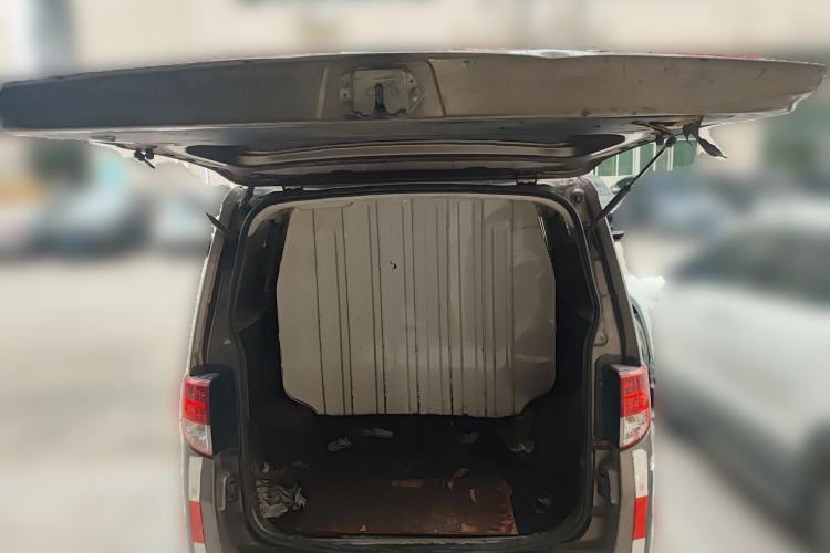 Used CHANGAN KAICHENG Ruixing M80 2018 1.5L Comfort Van Flat Roof Back-Hinged Doors 4G15S Trunk
