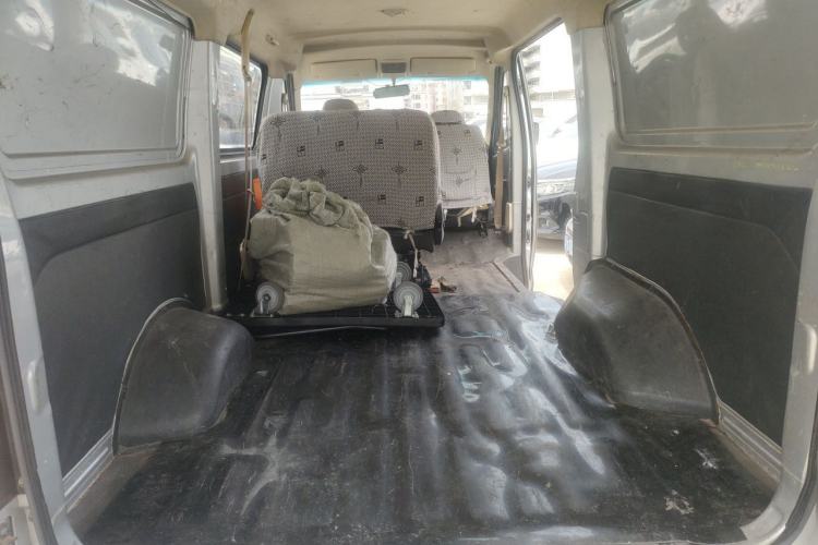 Used CHANGAN KAICHENG Ruixing M80 2018 1.5L Base Model Van Semi-Blind Window Flat Roof Rear-Hinged Doors 4G15S Trunk