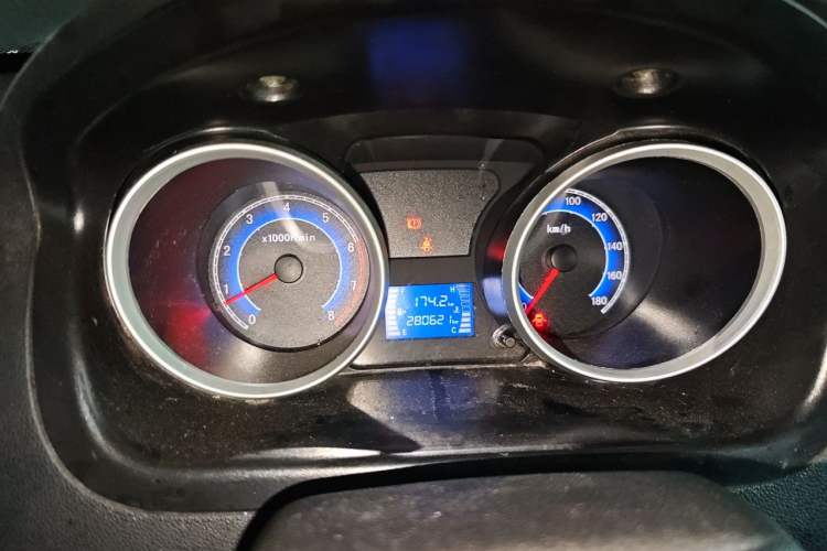 Used CHANGAN KAICHENG Ruixing M80 2018 1.5L Comfort Version Flat-Top Liftback 4G15S Instrument Cluster