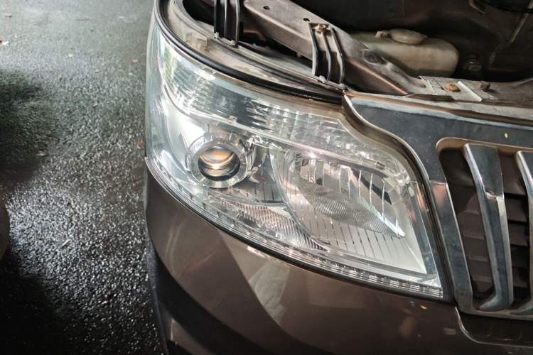 Used CHANGAN KAICHENG Ruixing M80 2018 1.5L Comfort Version Flat-Top Liftback 4G15S Right Front Headlight