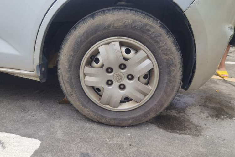 Used CHANGAN KAICHENG Ruixing M80 2018 1.5L Base Van Flat Roof Back-Hinged Doors 4G15S Right Front Wheel Hub
