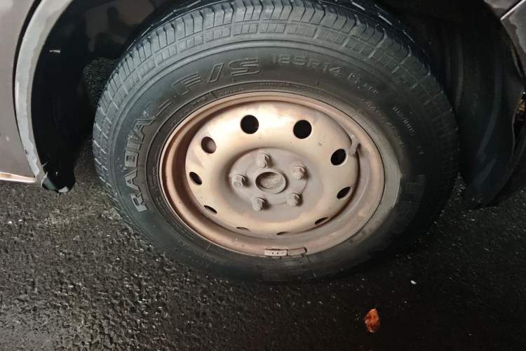 Used CHANGAN KAICHENG Ruixing M80 2018 1.5L Comfort Version Flat-Top Liftback 4G15S Right Front Wheel Hub