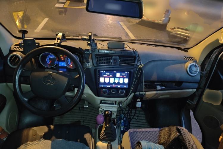 Used CHANGAN KAICHENG Ruixing M80 2018 1.5L Base Van Flat Roof Back-Hinged Doors 4G15S Center Console