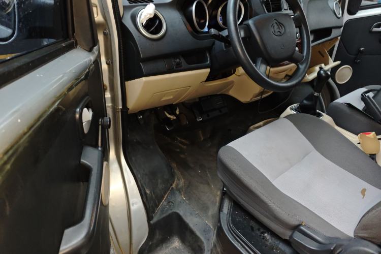Used CHANGAN KAICHENG Ruixing M80 2018 1.5L Base Model Van Semi-Blind Window Flat Roof Rear-Hinged Doors 4G15S Driver Seat