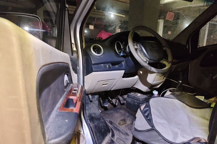 Used CHANGAN KAICHENG Ruixing M80 2018 1.5L Comfort Version Flat-Top Liftback 4G15S Driver Seat
