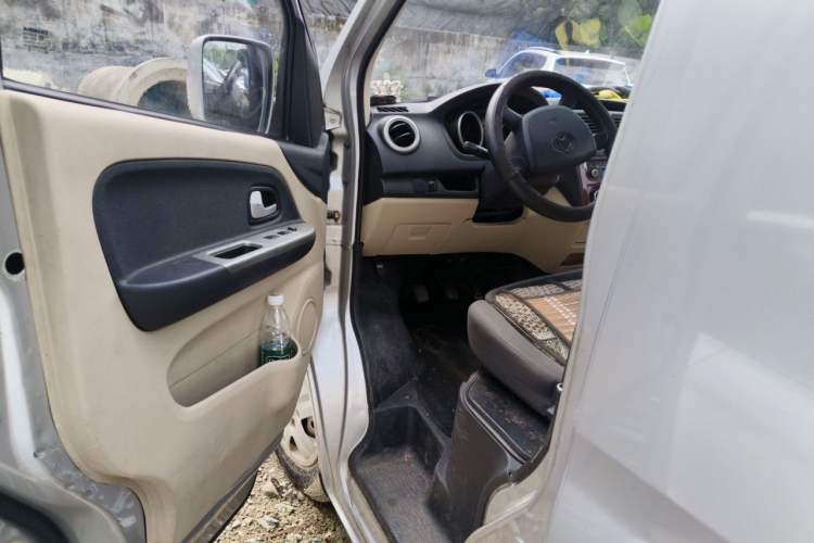 Used CHANGAN KAICHENG Ruixing M80 2018 1.5L Base Model Van Semi-Blind Window Flat Roof Rear-Hinged Doors 4G15S Driver Seat