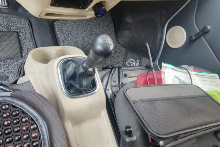 Used CHANGAN KAICHENG Ruixing M80 2018 1.5L Base Van Flat Roof Back-Hinged Doors 4G15S Gear Lever