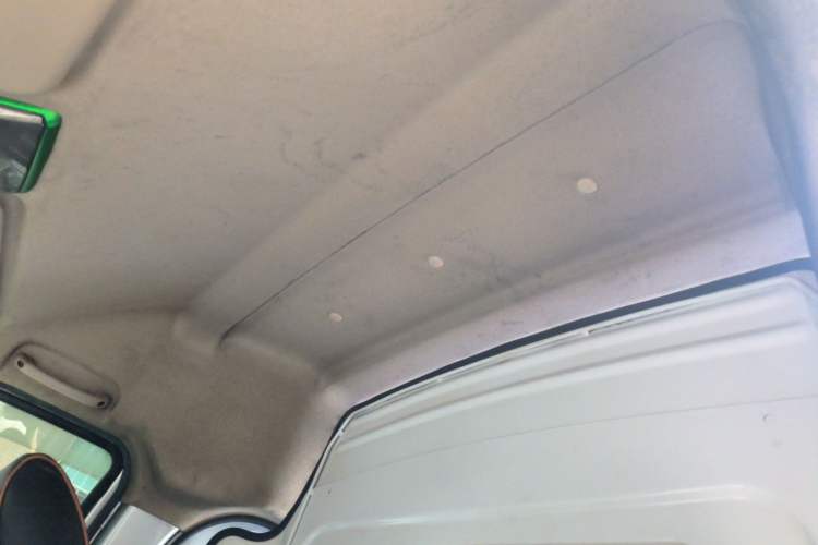 Used CHANGAN KAICHENG Ruixing M80 2018 1.5L Comfort Van Flat Roof Back-Hinged Doors 4G15S Headliner