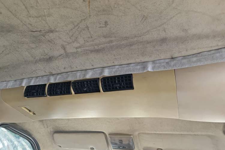 Used CHANGAN KAICHENG Ruixing M80 2018 1.5L Comfort Van Flat Roof Back-Hinged Doors 4G15S Headliner