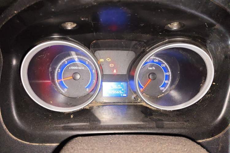 Used CHANGAN KAICHENG Ruixing M80 2018 1.5L Comfort Version Flat-Top Liftback 4G15S Instrument Cluster