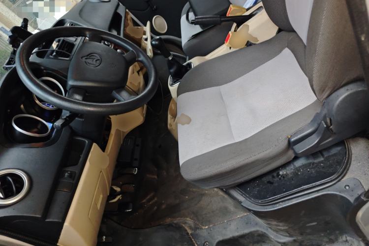 Used CHANGAN KAICHENG Ruixing M80 2018 1.5L Base Model Van Semi-Blind Window Flat Roof Rear-Hinged Doors 4G15S Left Front Seat