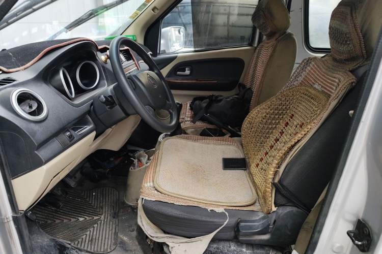 Used CHANGAN KAICHENG Ruixing M80 2018 1.5L Base Model Van Semi-Blind Window Flat Roof Rear-Hinged Doors 4G15S Left Front Seat