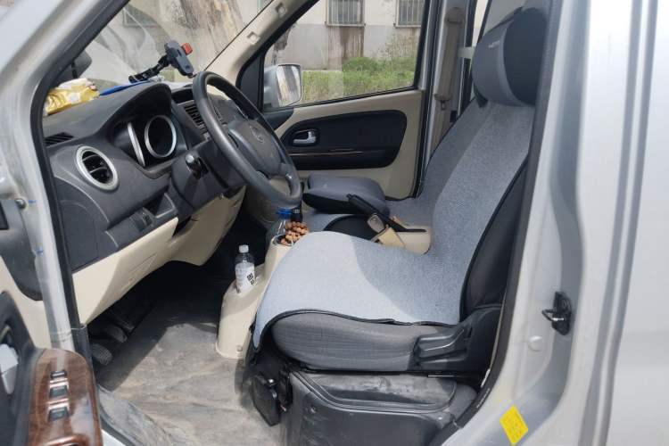 Used CHANGAN KAICHENG Ruixing M80 2018 1.5L Comfort Van Flat Roof Back-Hinged Doors 4G15S Left Front Seat