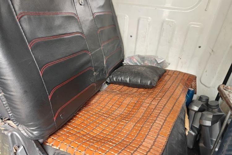 Used CHANGAN KAICHENG Ruixing M80 2018 1.5L Comfort Van Flat Roof Back-Hinged Doors 4G15S Left Rear Seat