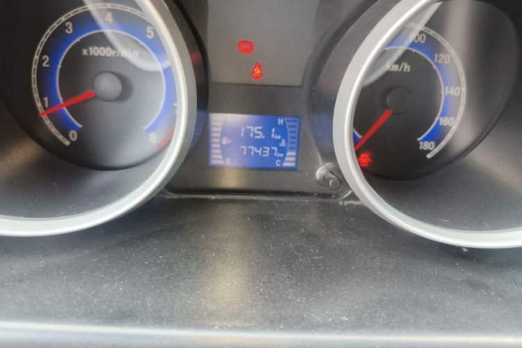 Used CHANGAN KAICHENG Ruixing M80 2018 1.5L Base Van Flat Roof Back-Hinged Doors 4G15S Odometer Close Up