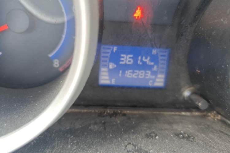 Used CHANGAN KAICHENG Ruixing M80 2018 1.5L Base Van Flat Roof Back-Hinged Doors 4G15S Odometer Close Up