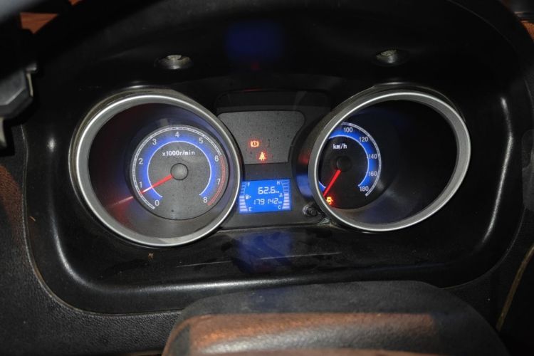 Used CHANGAN KAICHENG Ruixing M80 2018 1.5L Base Van Flat Roof Back-Hinged Doors 4G15S Odometer Close Up